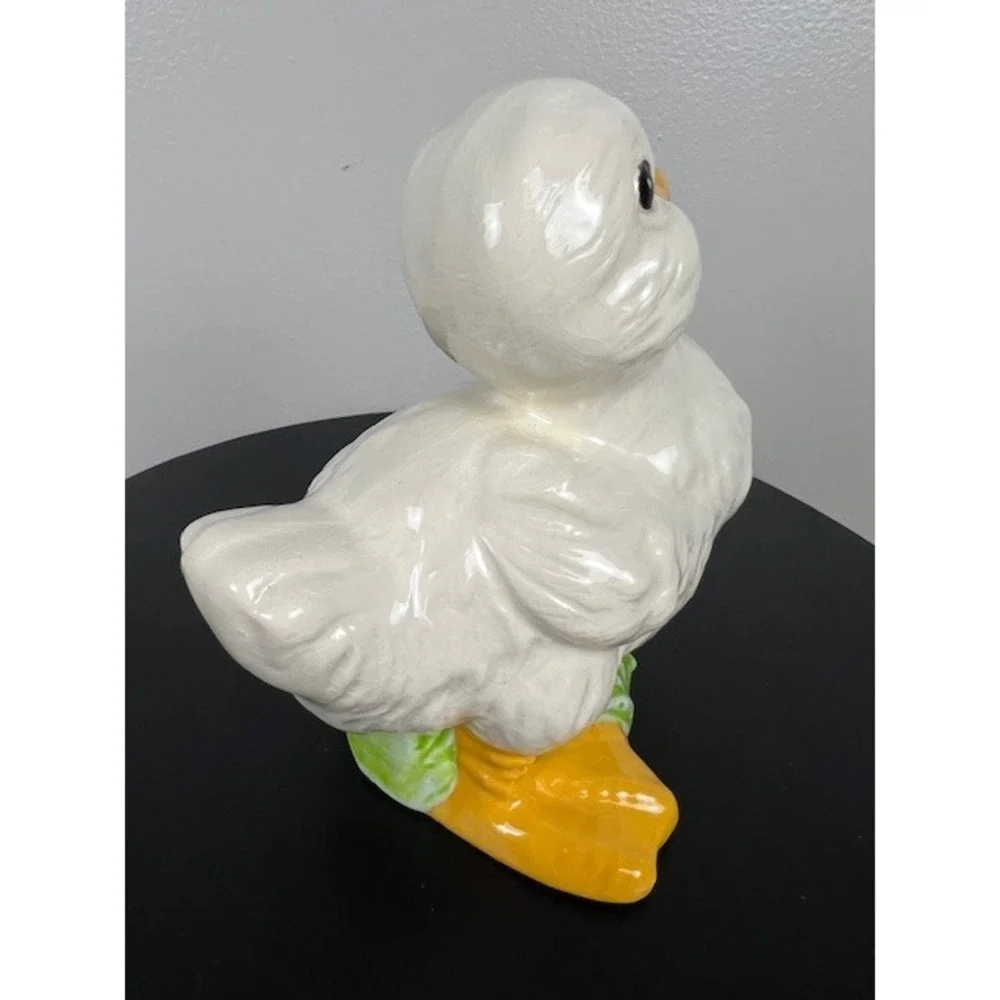 Vintage White Ceramic Duckling Figurine‎ Yellow Beak Glossy 5 Inch Cottagecore